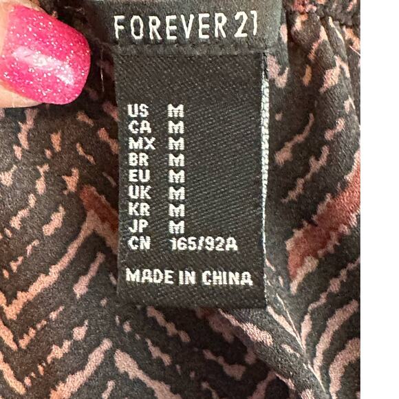 Forever 21 chevron print short sleeves off shoulder cropped top size M - Picture 3 of 8